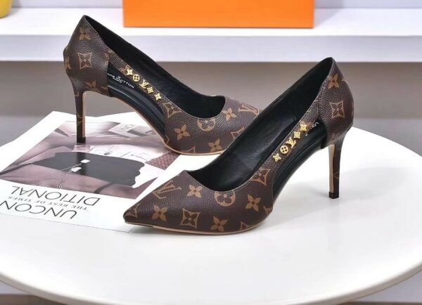 New Collection Fashion Women LV Shoes 045