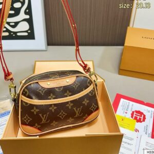 New Collection Fashion LV Handbag L070 2 20251204 144808