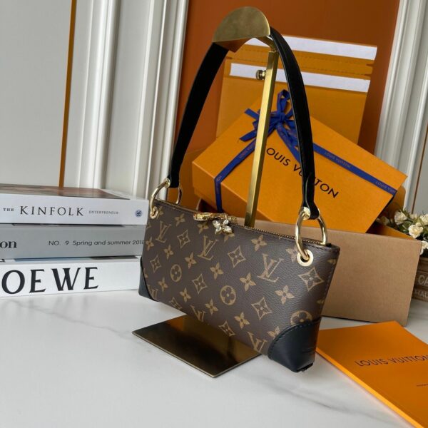 Chic Charm LV Handbag M12174-1
