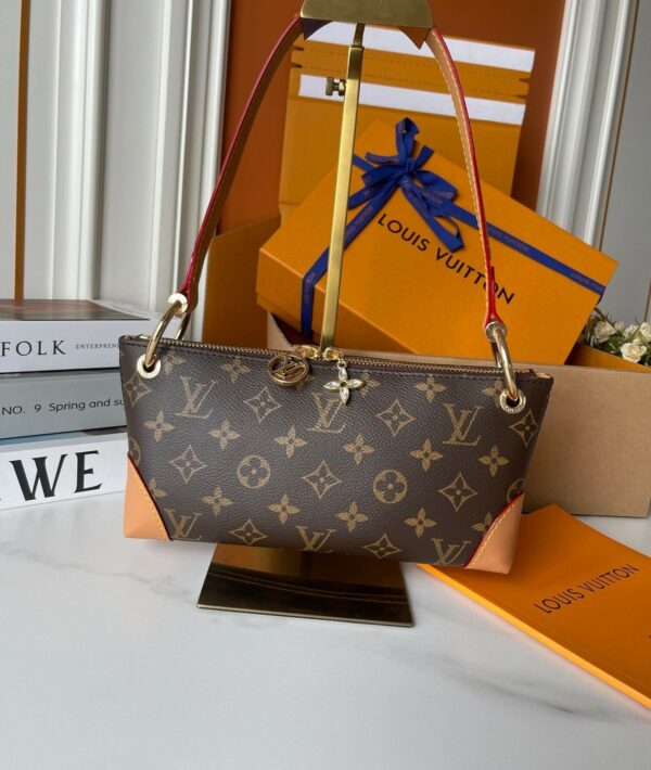 Chic Charm LV Handbag M12174-1