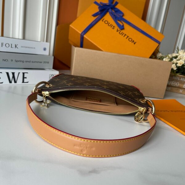 Chic Charm LV Handbag M12174-1