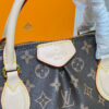 Stylish Fashion Carry L*V Handbag 813