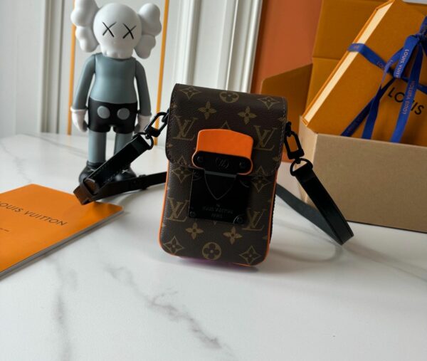 Luxury LV Handbag M81522