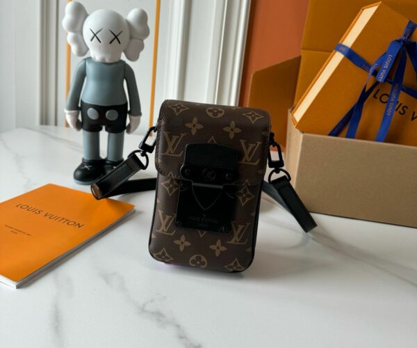 Luxury LV Handbag M81522