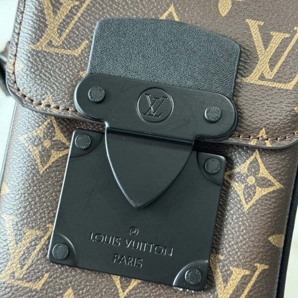 Luxury LV Handbag M81522