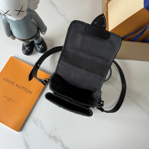 Luxury LV Handbag M81522