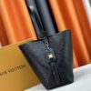 Chic Charm LV Handbag M12925-1
