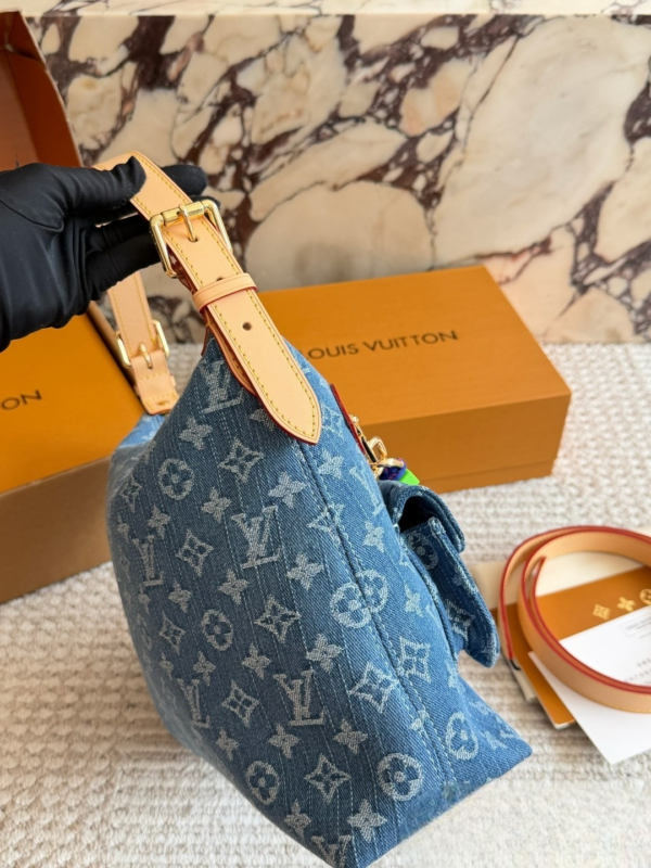 Stylish Fashion Carry LV Handbag LV263262 Stylish Fashion Carry LV Handbag LV263262