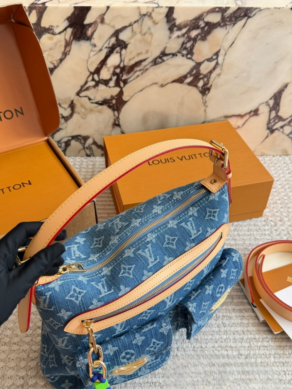 Stylish Fashion Carry LV Handbag LV263262 Stylish Fashion Carry LV Handbag LV263262