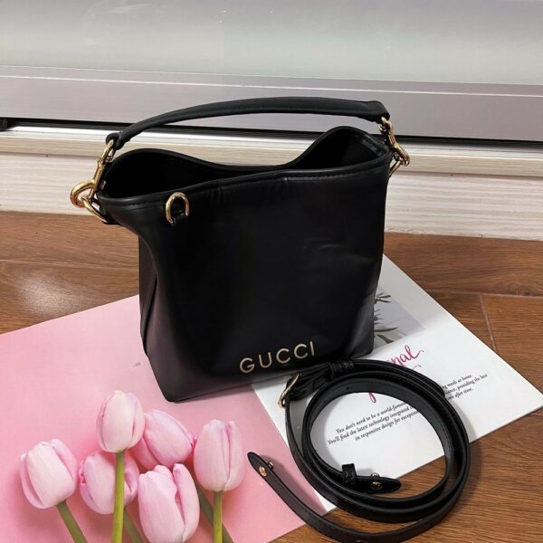 Luxury Gucci Handbag 815118