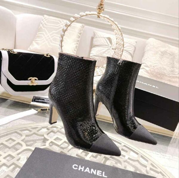 New Collection Fashion Women CN Shoes 300