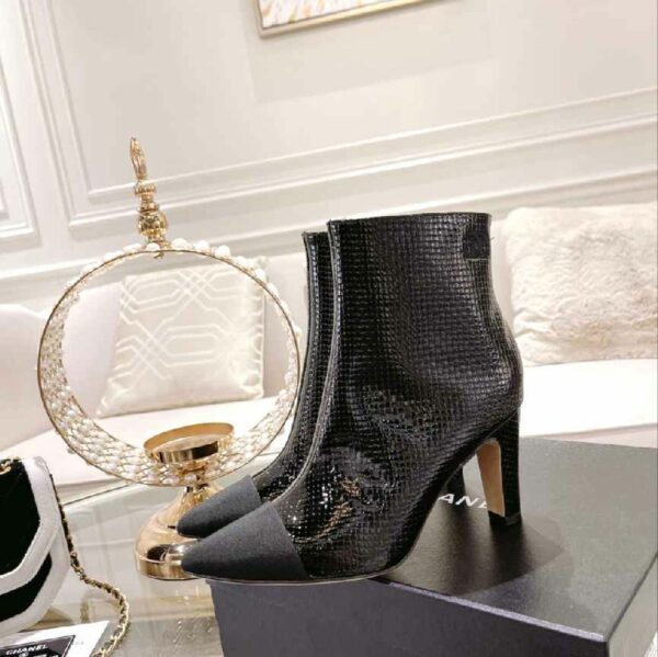 New Collection Fashion Women CN Shoes 300