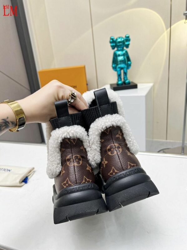 New Collection Fashion Women LV Shoes 373
