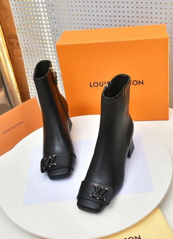 New Collection Fashion Women LV Shoes 358