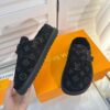 New Fashion Women Slippers 101 New Fashion Women Slippers 101