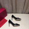 New Collection Fashion Valentino Women Shoes 001