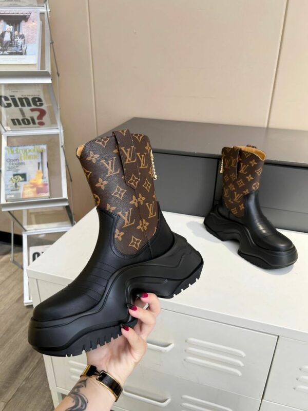 New Collection Fashion Women LV Shoes 305