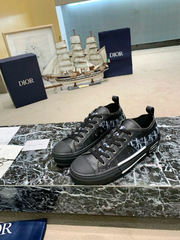 New Fashion Shoes D3155.1