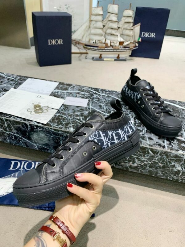 New Fashion Shoes D3155.1