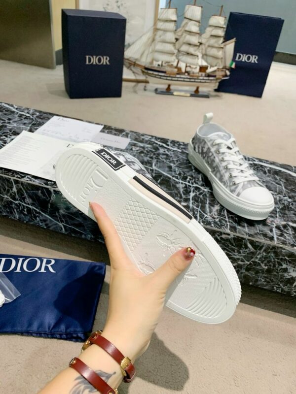New Fashion Shoes D3155.1