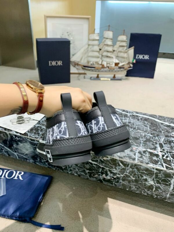 New Fashion Shoes D3155.1
