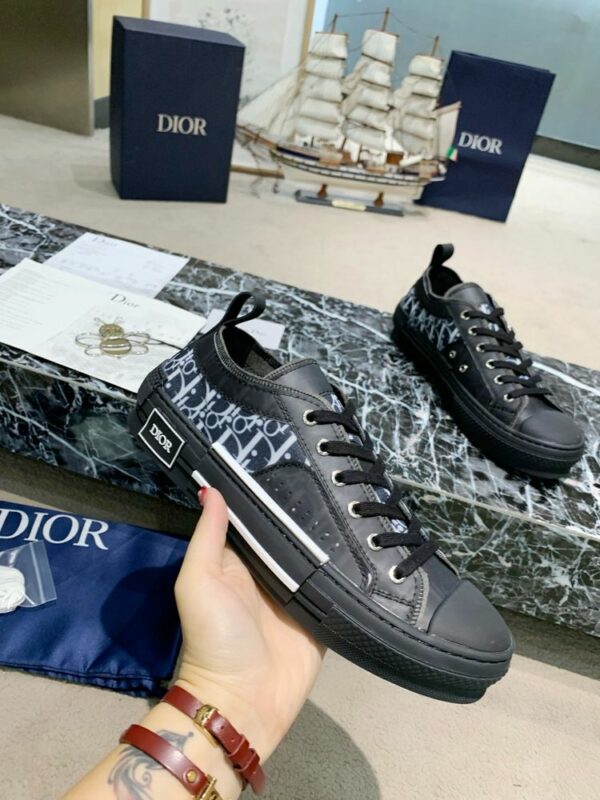 New Fashion Shoes D3155.1