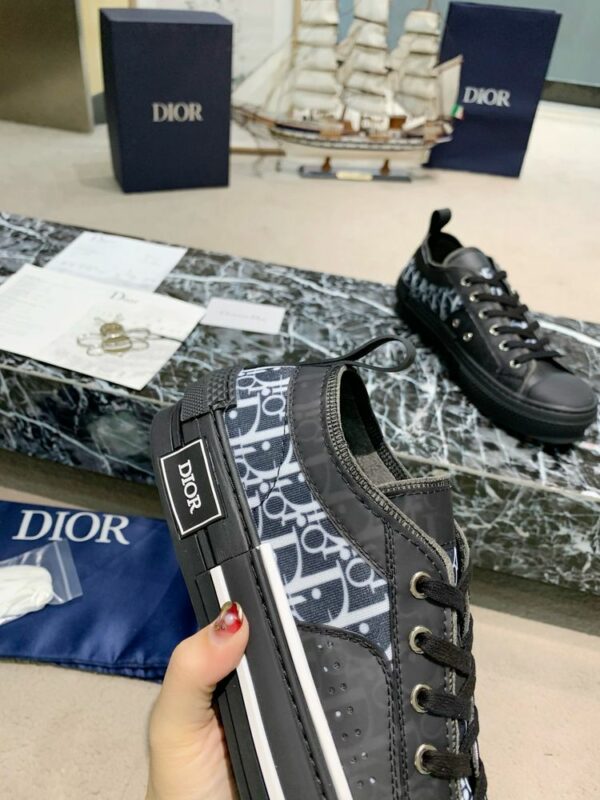 New Fashion Shoes D3155.1