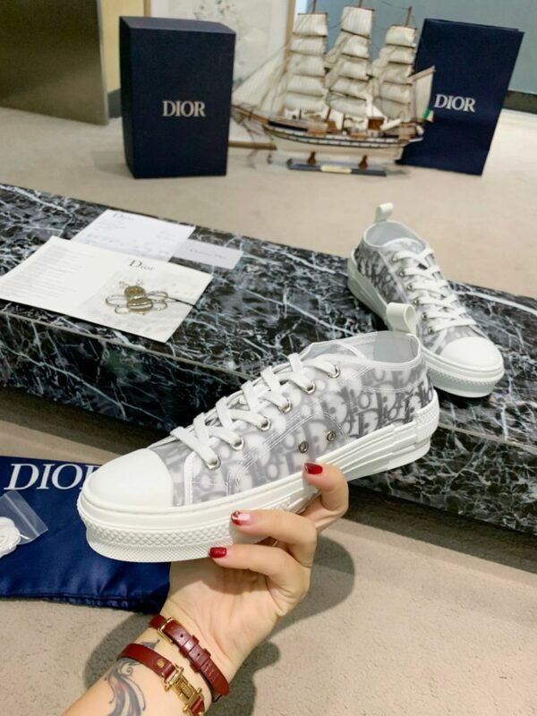New Fashion Shoes D3155.1