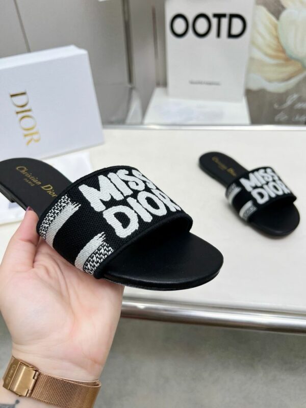 New Fashion Shoes D3152.1