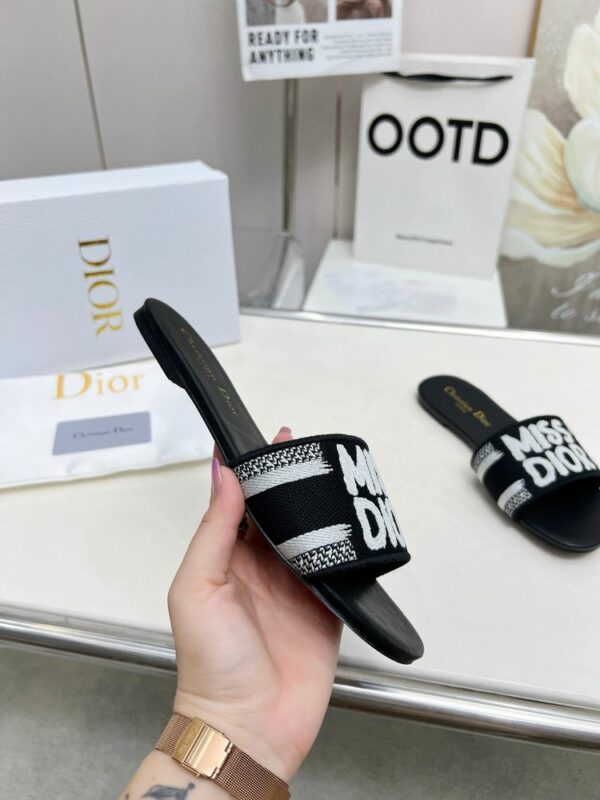 New Fashion Shoes D3152.1
