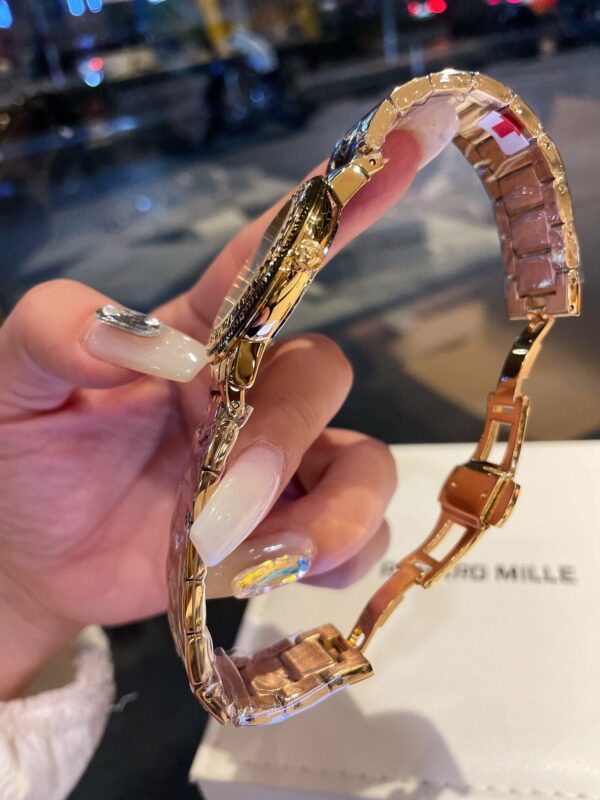 New Fashion Watch V3001