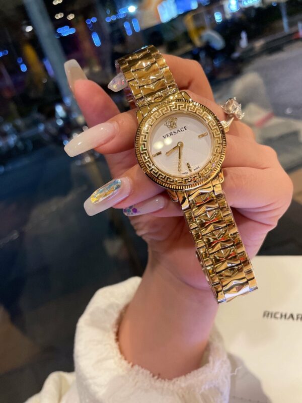 New Fashion Watch V3001
