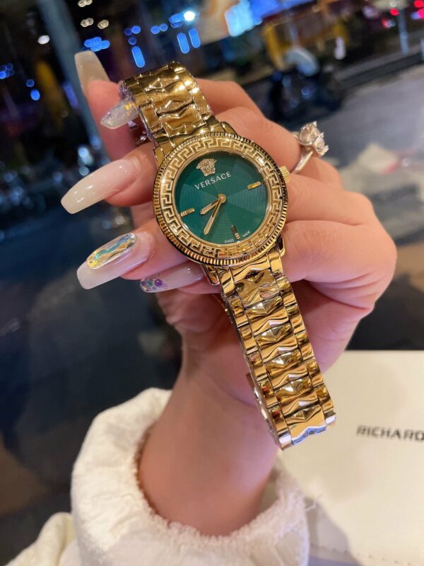New Fashion Watch V3001