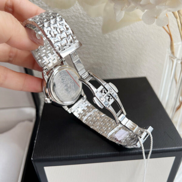 New Fashion Watch V3002