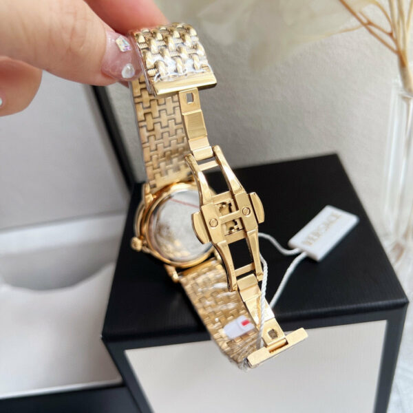 New Fashion Watch V3002