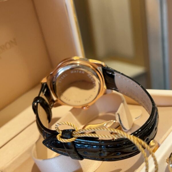 New Fashion Watch M001