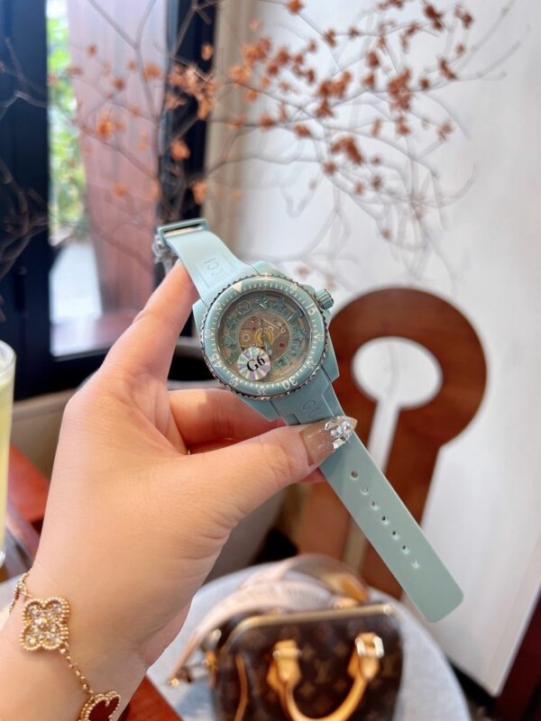 New Fashion Watch G3043