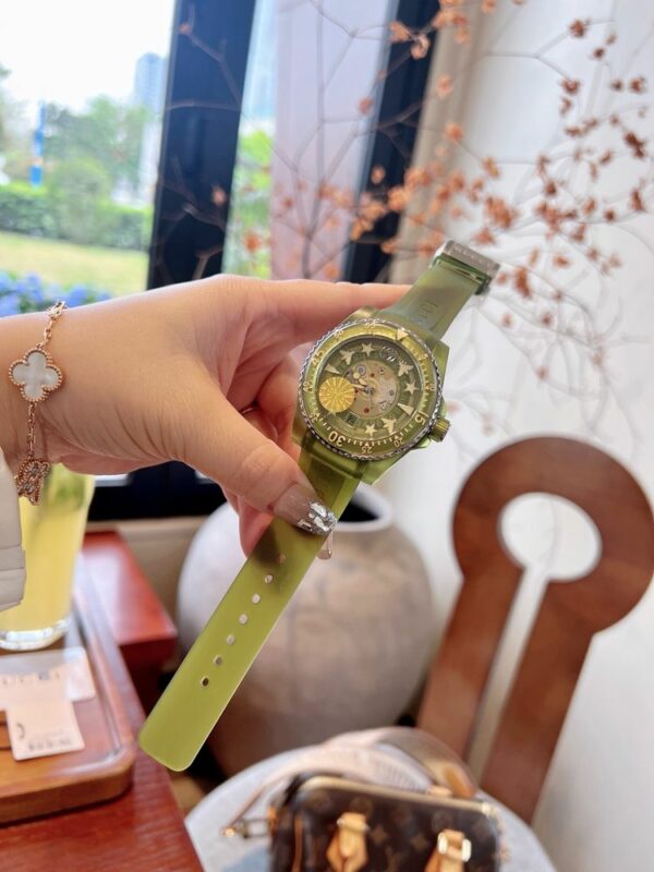 New Fashion Watch G3043