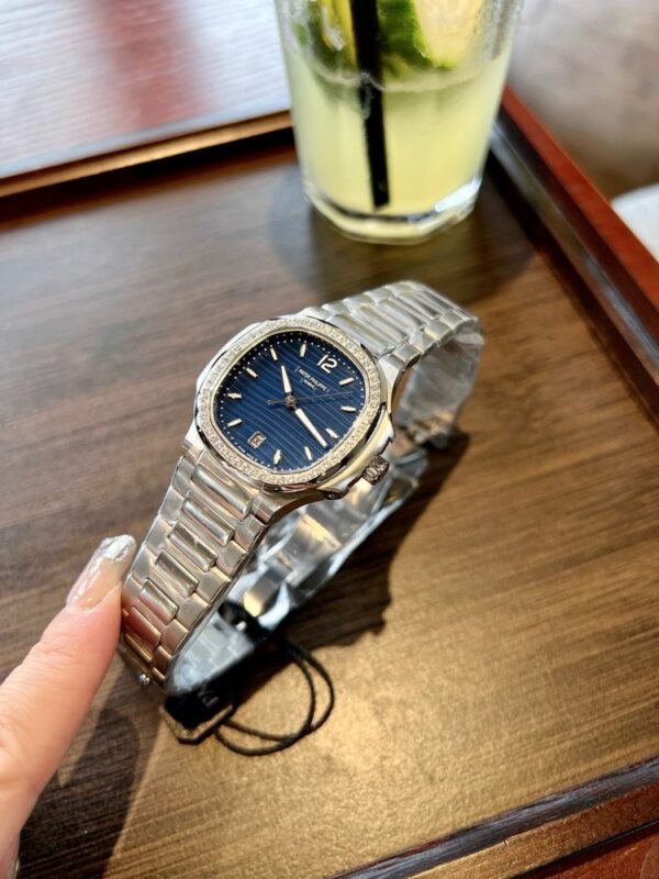 New Fashion Watch P3025.1