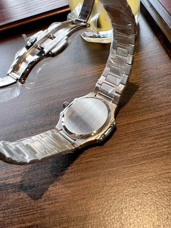 New Fashion Watch P3025.1