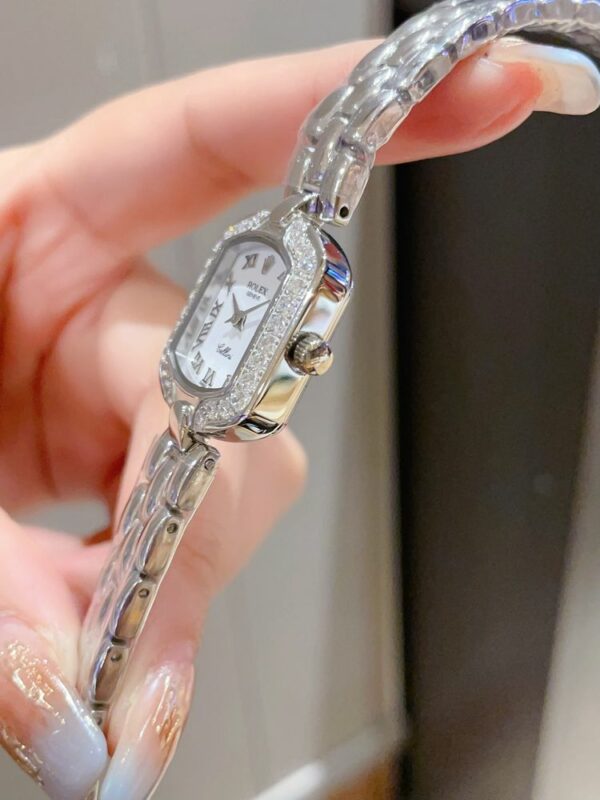 New Fashion Watch R3055