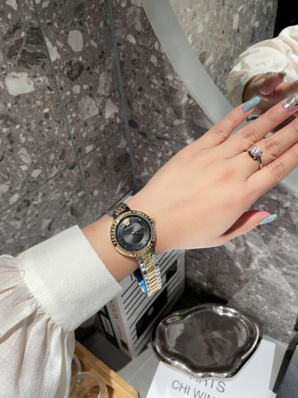 New Fashion Watch V3008.1