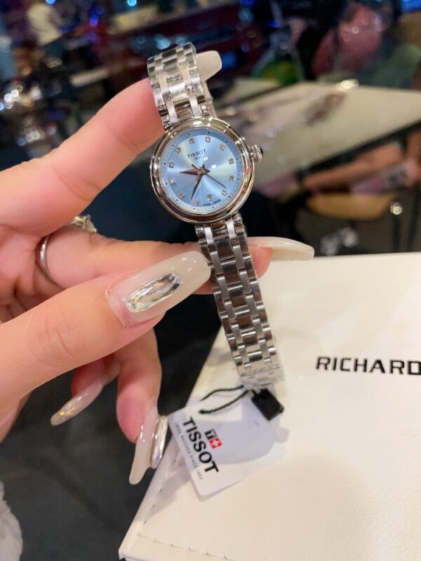 New Fashion Watch T3002