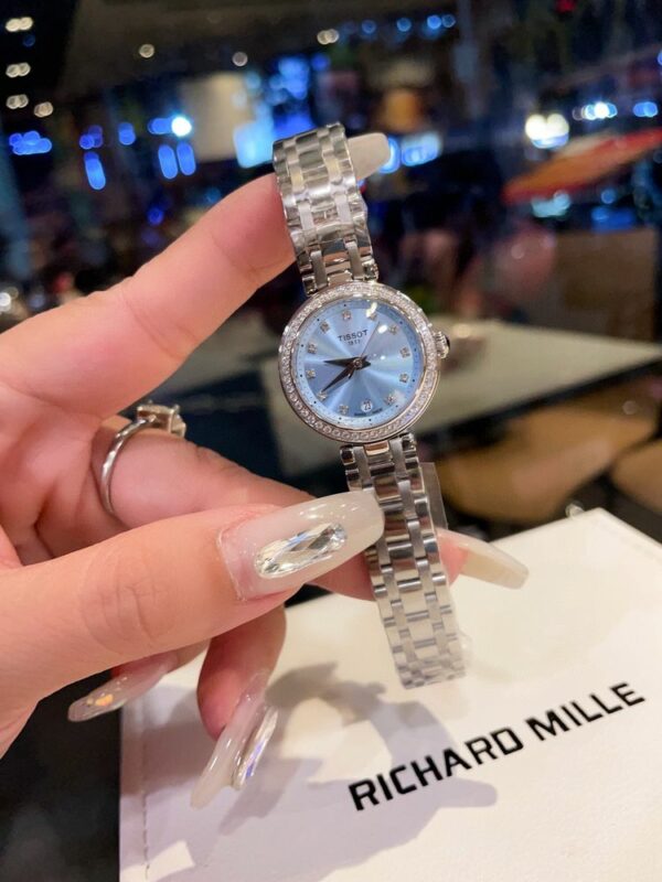 New Fashion Watch T3001