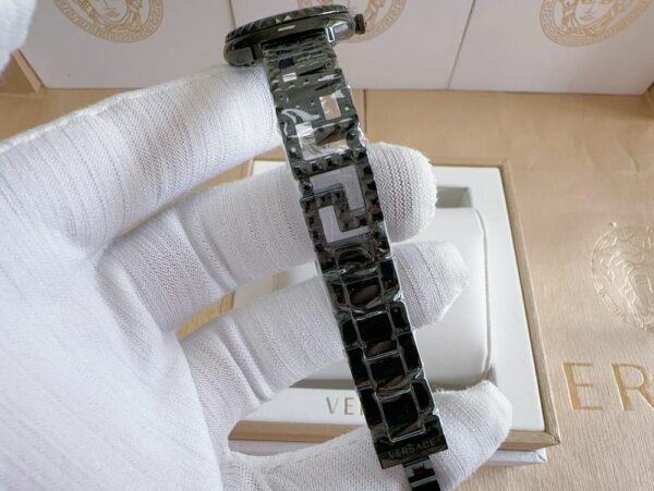 New Fashion Watch V3010