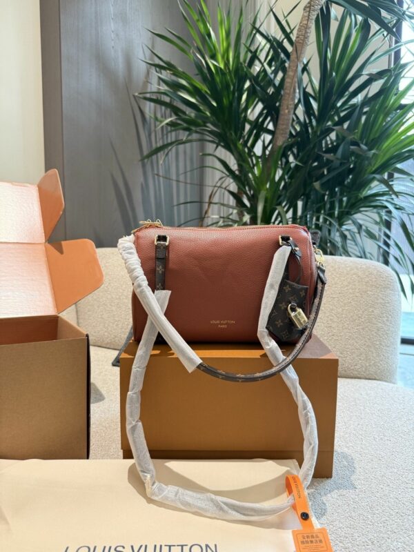 New Collection Fashion LV Handbag L2050