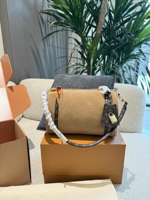 New Collection Fashion LV Handbag L2050