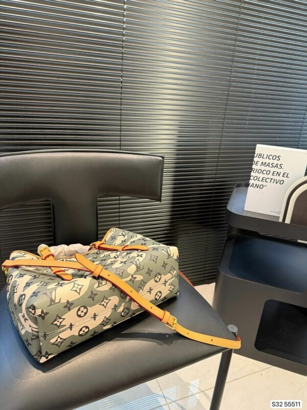 New Collection Fashion LV Handbag L2081