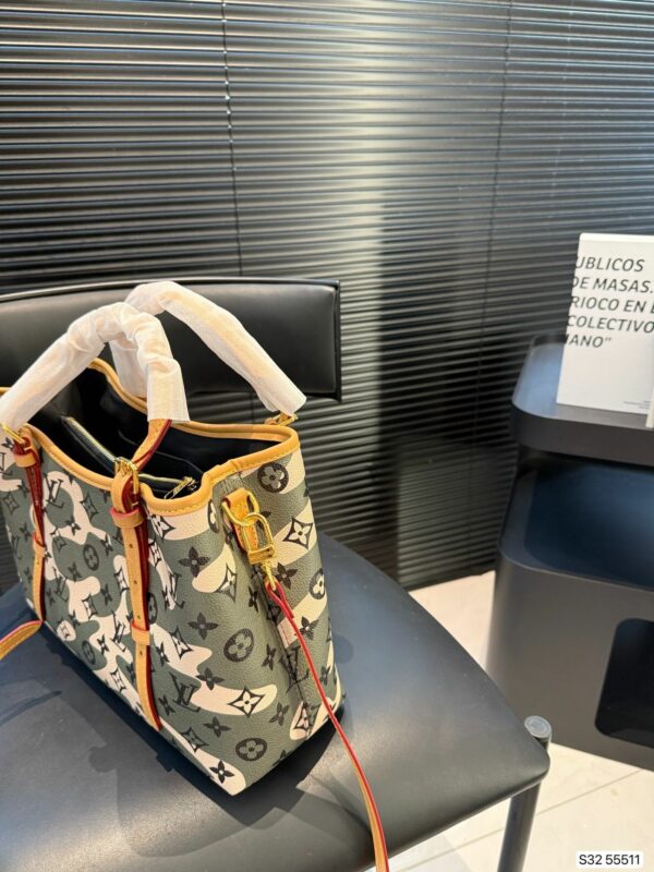 New Collection Fashion LV Handbag L2081