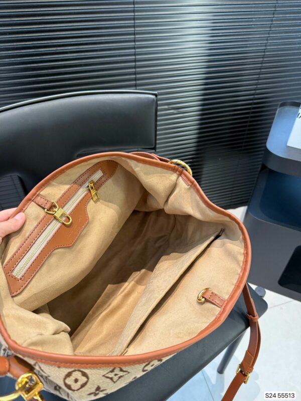 New Collection Fashion LV Handbag L2082